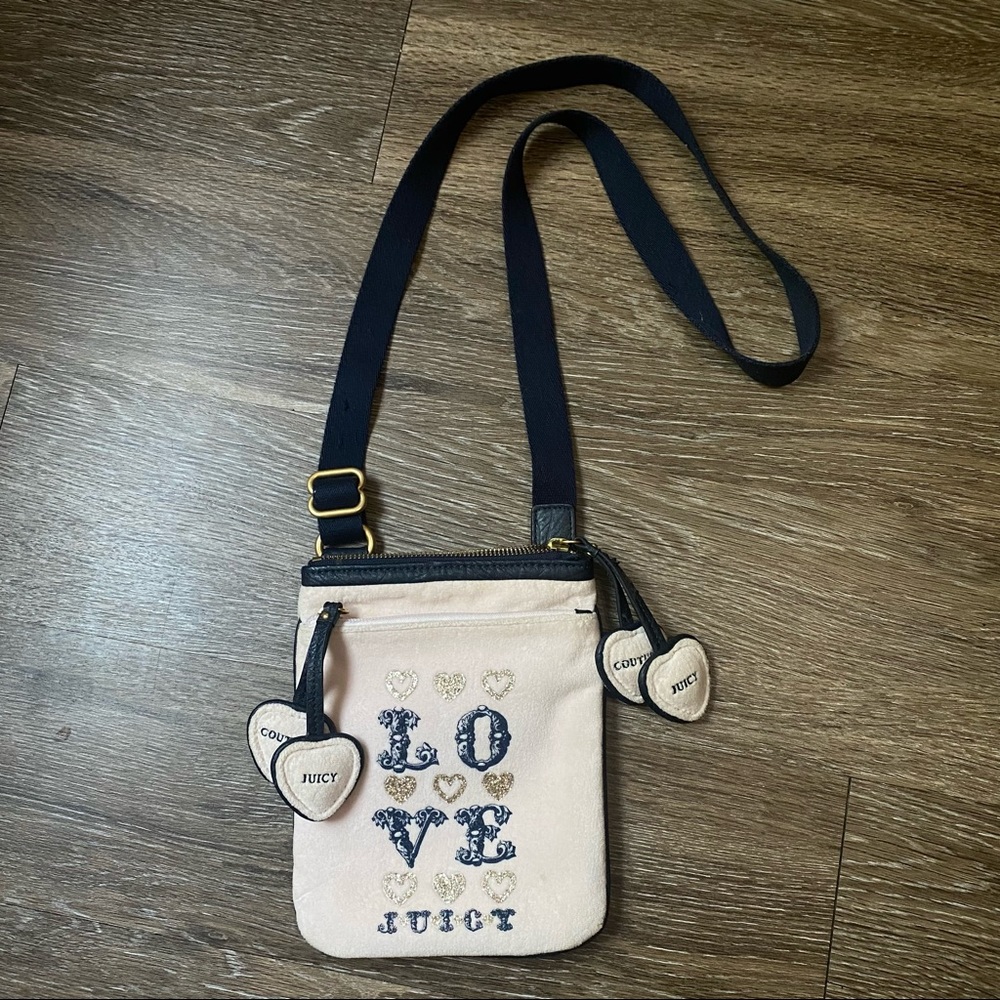 JUICY COUTURE velour cream crossbody